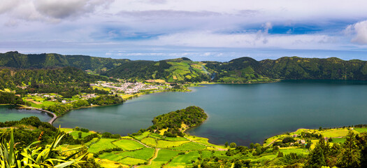 Fototapeta premium The Astonishing Lagoon Of The Seven Cities (Lagoa Das 7 Cidades), In Sao Miguel Azores, Portugal. Lagoon of the Seven Cities, Sao Miguel island, Azores. Ocean, aerial. Sao Miguel, Azores, Portugal.