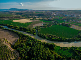 Tributary of the Guadalquivir flowing through Mengibar./Afluente del Guadalquivir desembocando a su paso por Mengibar. 