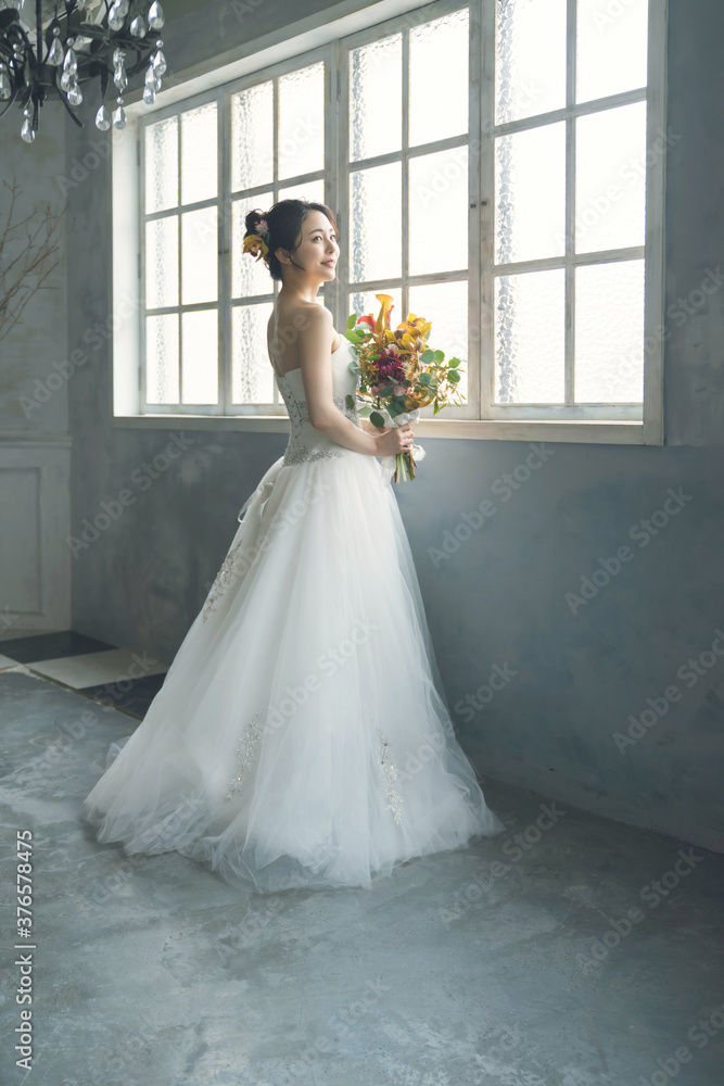 Poster ウェディングドレスを着た女性　ブライダルイメージ　ウェディング　結婚式