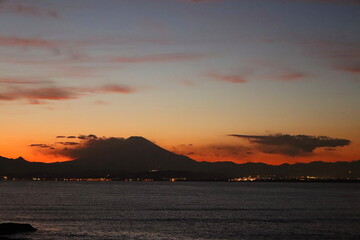 江の島から見える富士山の夕景