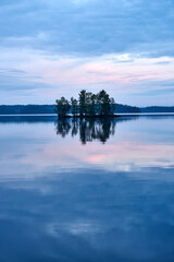 Fototapeta premium Peaceful evening on the lake