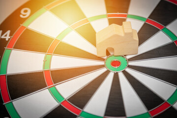 home centered on the target center with a dart business