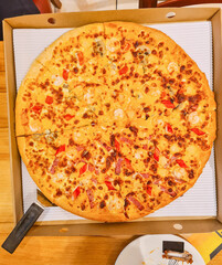 Large Pizza Size 18 '' Shrimp and Cheese