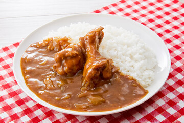 ホロっと柔らかい鶏手羽元カレー