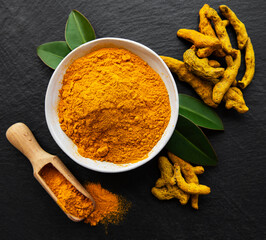 Turmeric powder and dry roots