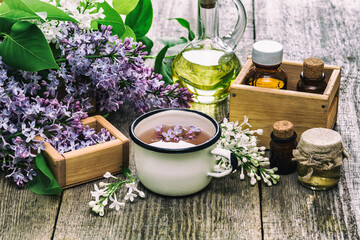 Obraz na płótnie Canvas Lilac Essential Oil