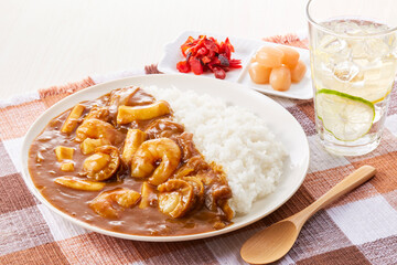 シーフードカレー　(エビ、イカ、帆立)