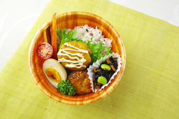 かわいい丼弁当