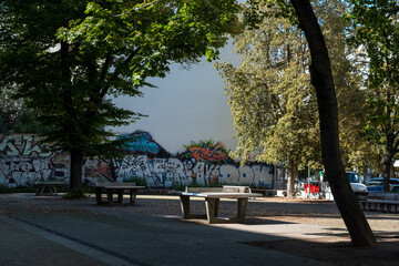 Verwaiste Tischtennisplatten auf dem Starplatz ander Stargarder Strasse Ecke Dunckerstrasse in Berlin-Prenzlauer Berg