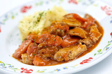 meat with mashed potato and vegetables