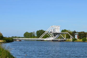 Le pont 