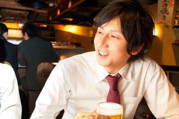 会話するビジネスマン