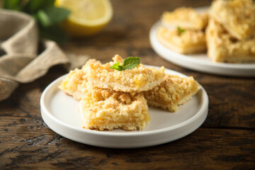 Homemade lemon bars with streusel