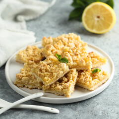 Homemade lemon bars with streusel