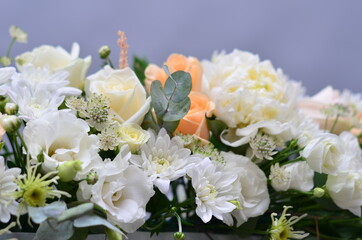 bridal bouquets of natural flowers