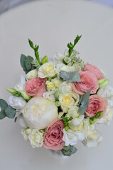 bridal bouquets of natural flowers