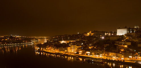 Fototapeta na wymiar porto city at night