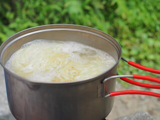 登山で作るラーメン