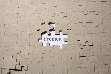 Puzzle - Themen der Zeitgeschichte - Grafik - Probleme - Lösungen