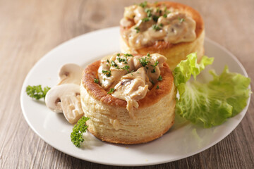 puff pastry with chicken and cream