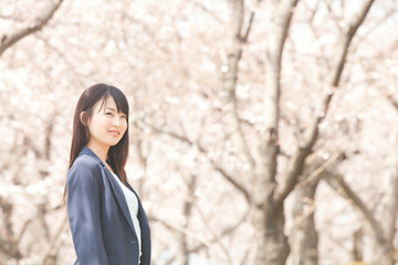桜と新入社員