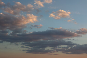 Fototapeta na wymiar Cielo atardecer