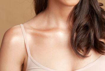 shoulder bone and neck of women with long brown hair - obrazy, fototapety, plakaty
