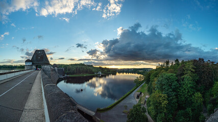 Möhnetalsperre im Sonnenuntergang