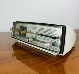 Mid Century Modern Alarm Clocks Vintage Clocks
