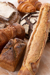 Pain et viennoiseries de boulangerie.