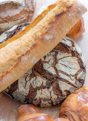 Pain et viennoiseries de boulangerie.