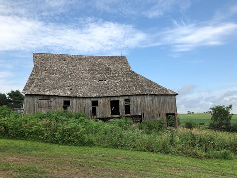 old barn in the countryside