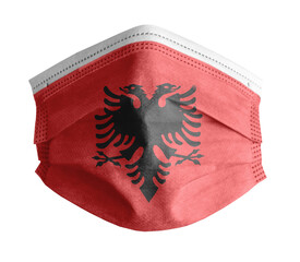 mascarilla para covid con el fondo blanco y la bandera de Albania 