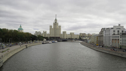 Fototapeta na wymiar Moscow/September, 8, 2020:view from the bridge to the river and high-rises