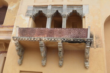 window and balcony architecture in Nahargarh Fort
