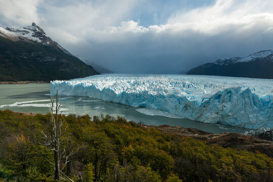 View of Perito Moreno Glacier, Los Glaciares National Park, Patagonia, Argentina