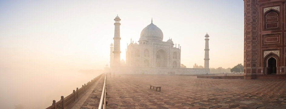 Taj Mahal, Agra, Uttar Pradesh, India