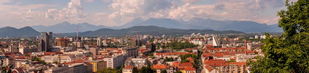 Fototapeta na wymiar Panorama view of the cityscape of Ljubjana from castle hill, Slovenia