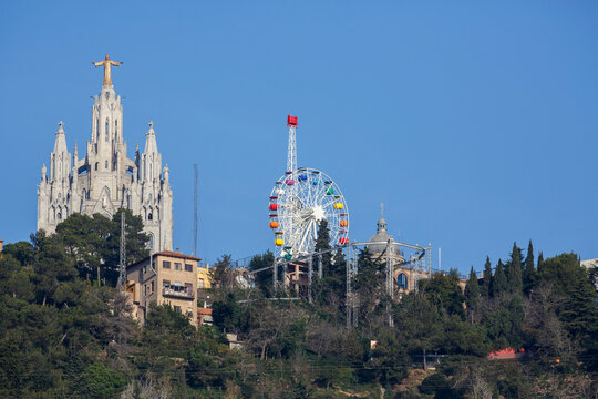 Temple del Sagrat Cor church and ferris wheel, Barcelona, Catalonia, Spain