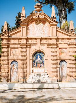 Facade or ornamental fountain, Jardines de Catalina de Rivera, Seville, Andalucia, Spain