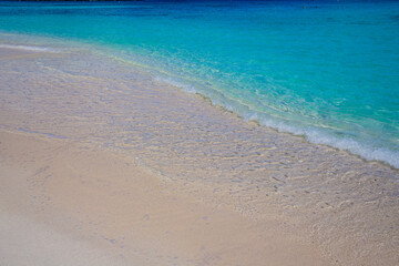 Fototapeta na wymiar Perfect Caribbean beach, snow white sand and turquoise water