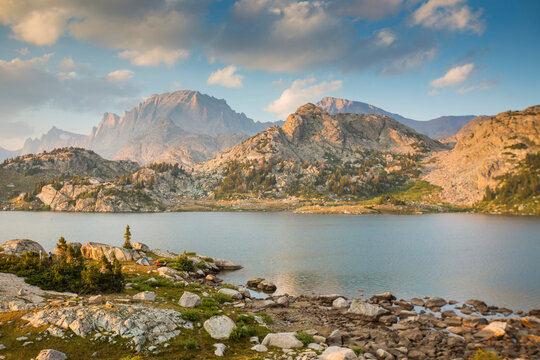 Scenic view of Wind River Rang with Island Lake in foreground