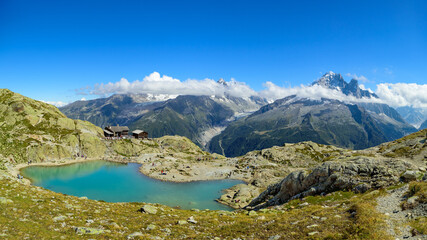 Panorama exceptionnel sur le lac blanc, l'aiguille verte et le glacier d'Argentière, Chamonix,...
