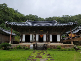 traditional korean house