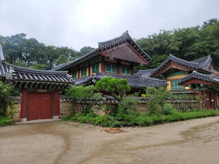 Fototapeta na wymiar traditional korean house