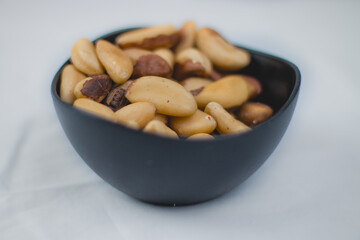 bowl of cashew nuts
