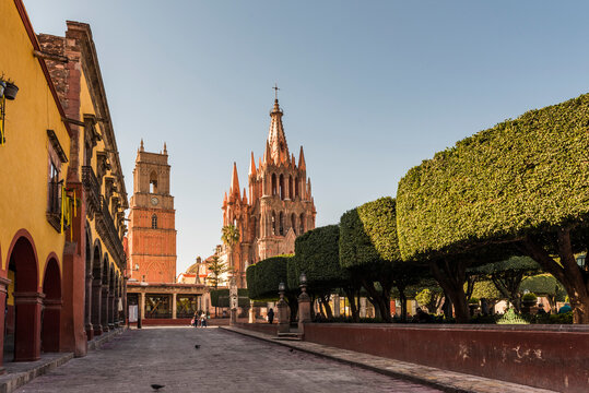 Centro de de San Miguel de Allende, en el centro de M&eacute;xico. Esta ciudad es considerada una de las m&aacute;s bellas del pa&iacute;s por su arquitectura colonial y muy colorida