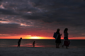 atardecer en la playa