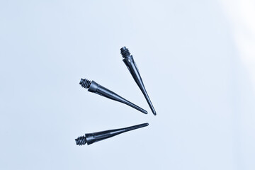 ダーツの先端・ダーツのチップが三つ © patchii