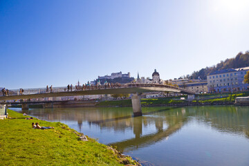Obraz premium The river Salzach in the Historic town of Salzburg in Austria.